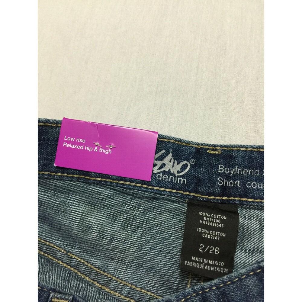 NWT MOSSIMO BOYFRIEND WOMENS JEANS DISTRESSED SHORTS SIZE 2 - Picture 2 of 3